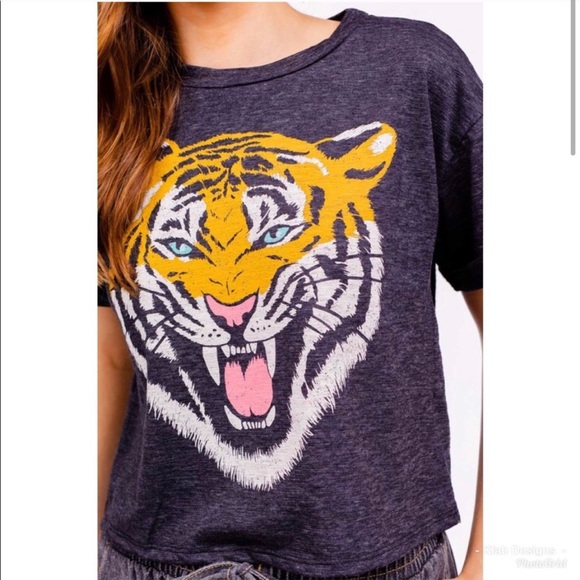 New!Tiger print vintage style charcoal graphic tee - Picture 2 of 6